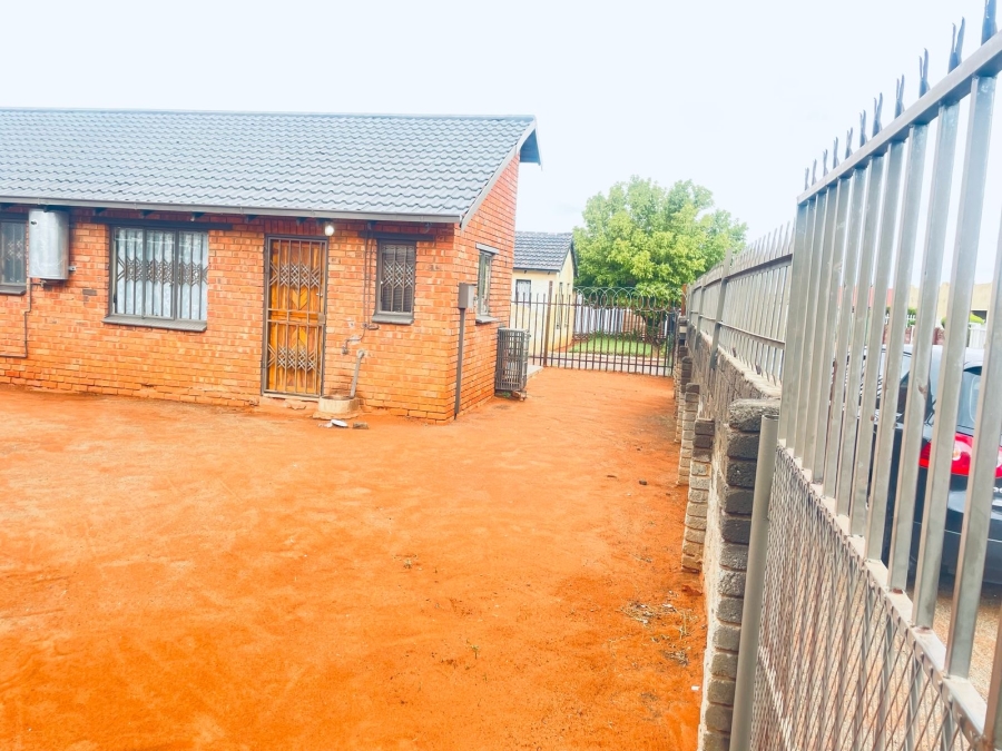 3 Bedroom Property for Sale in Roodepan Northern Cape